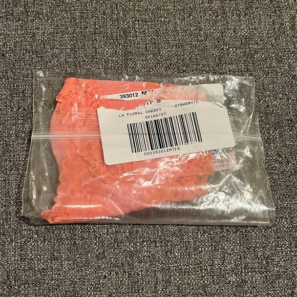 NWT VS Cheeky Panty - Picture 4 of 4